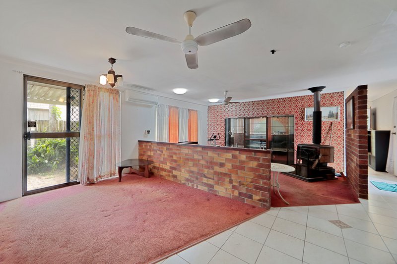 Photo - 2 Andreassen Street, Thabeban QLD 4670 - Image 6