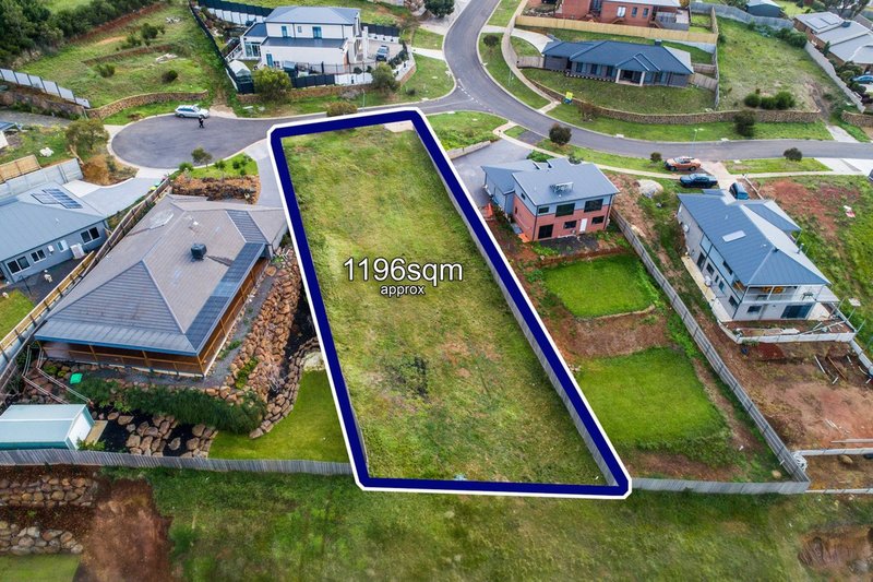 Photo - 2 Angliss Court, Darley VIC 3340 - Image 3