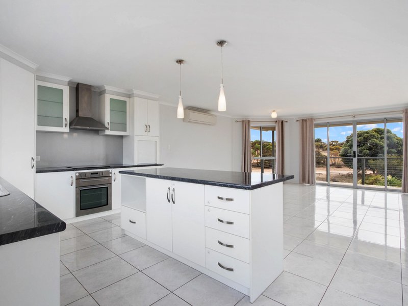 Photo - 2 Angus Road, Tiddy Widdy Beach SA 5571 - Image 10