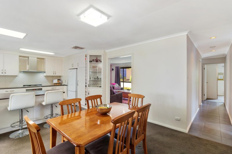 Photo - 2 Anita Court, Aberfoyle Park SA 5159 - Image 3