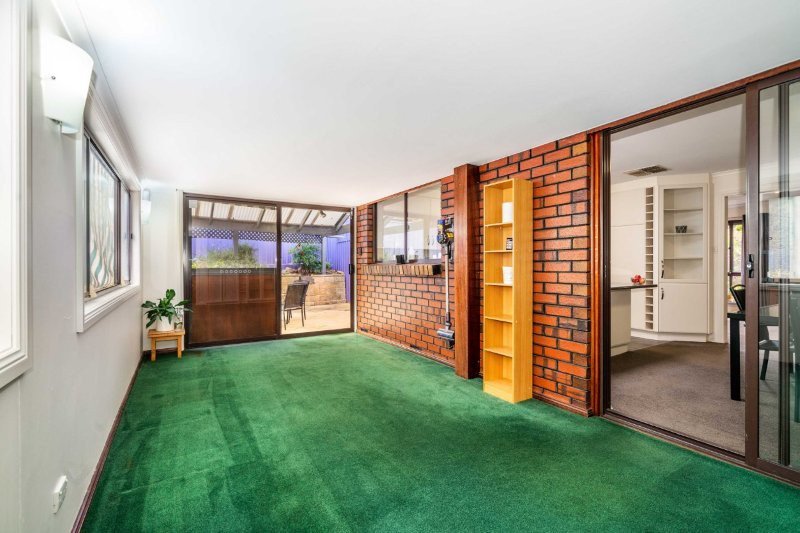 Photo - 2 Anita Court, Aberfoyle Park SA 5159 - Image 9