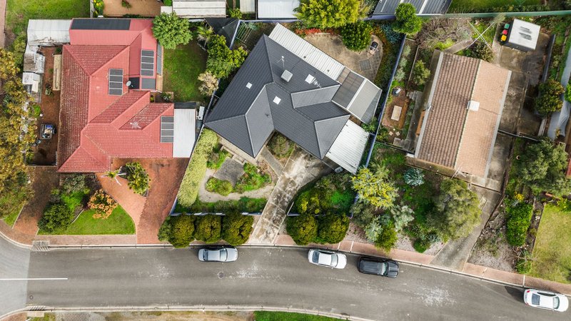 Photo - 2 Anita Court, Aberfoyle Park SA 5159 - Image 18