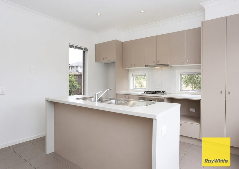 Photo - 2 Antigua Walk, Epping VIC 3076 - Image 3