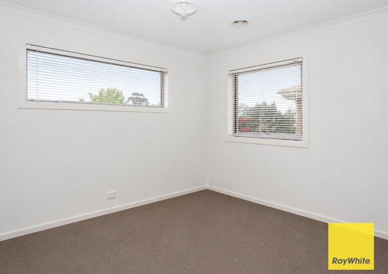 Photo - 2 Antigua Walk, Epping VIC 3076 - Image 8