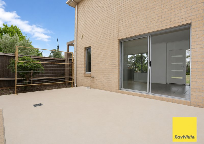 Photo - 2 Antigua Walk, Epping VIC 3076 - Image 10