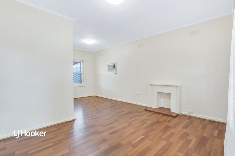 Photo - 2 Appleshaw Street, Elizabeth Vale SA 5112 - Image 4