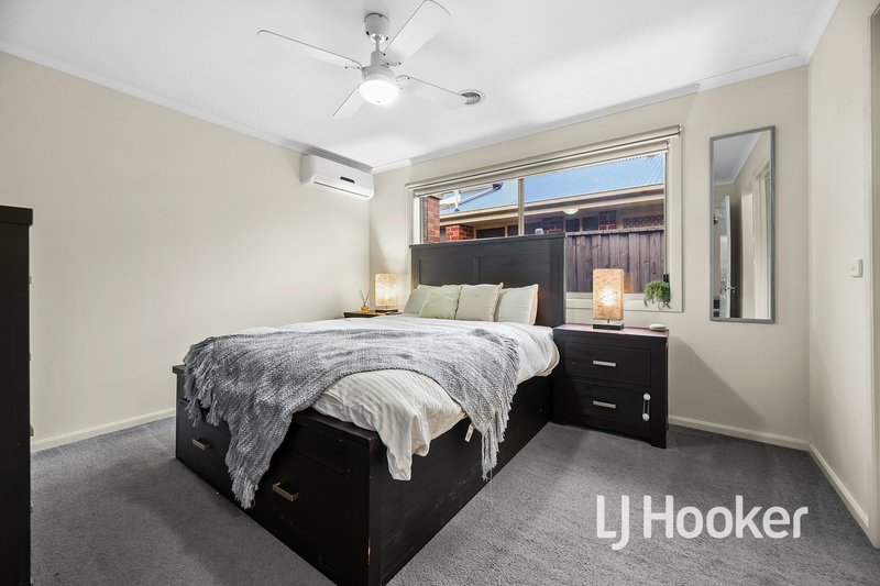 Photo - 2 Arden Avenue, Pakenham VIC 3810 - Image 7