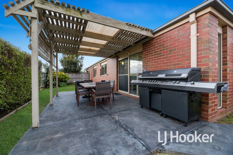 Photo - 2 Arden Avenue, Pakenham VIC 3810 - Image 12