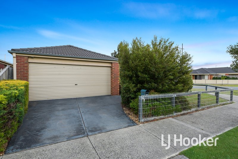 Photo - 2 Arden Avenue, Pakenham VIC 3810 - Image 14