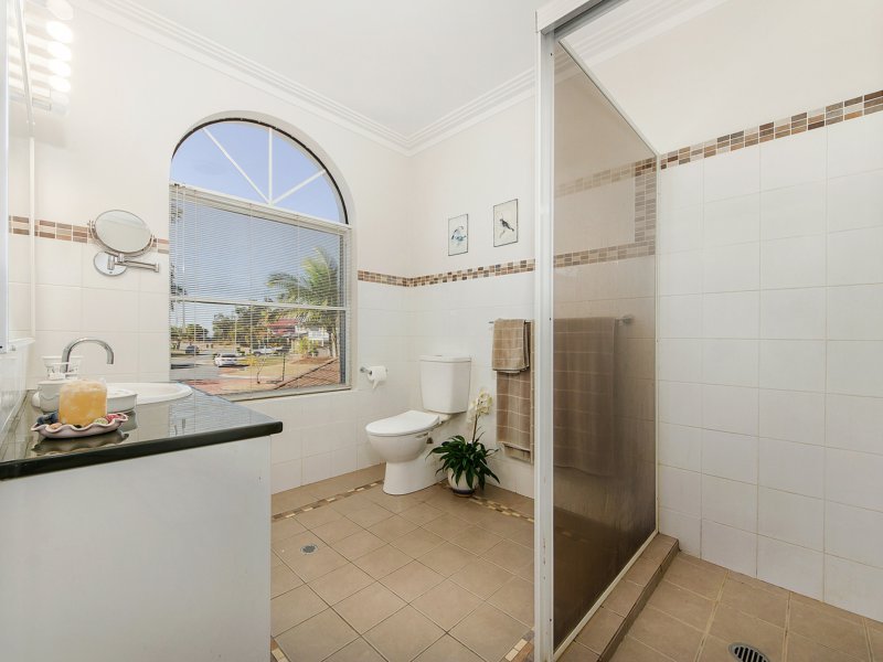 Photo - 2 Ardrossan Place, Highland Park QLD 4211 - Image 10