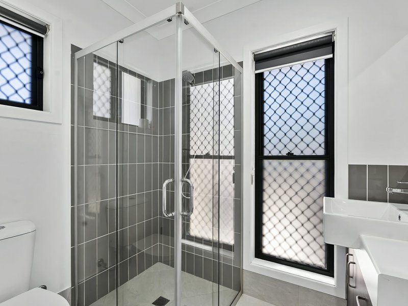 Photo - 2 Armelie Court, Ningi QLD 4511 - Image 8