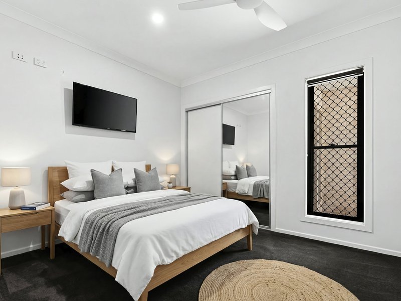 Photo - 2 Armelie Court, Ningi QLD 4511 - Image 9