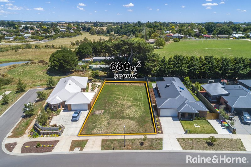 Photo - 2 Armstrong Court, Kyneton VIC 3444 - Image 5