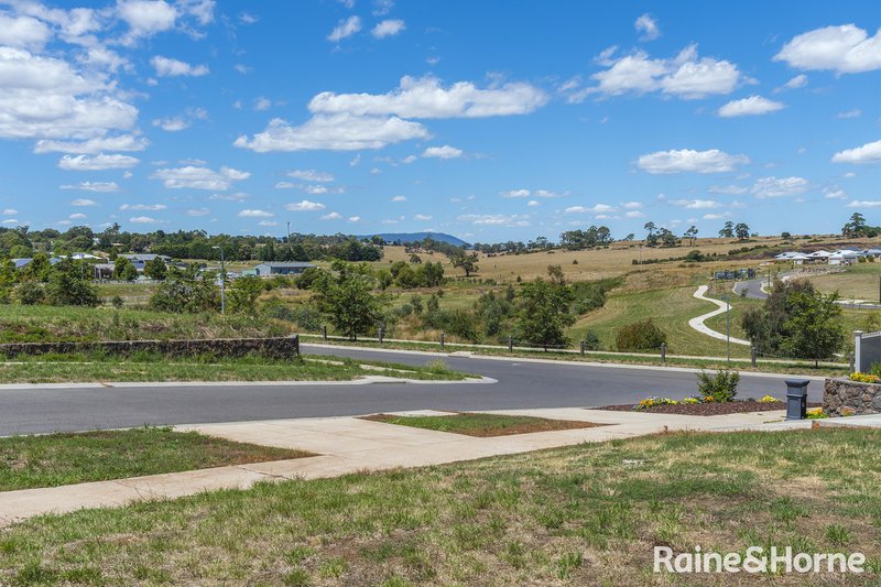 Photo - 2 Armstrong Court, Kyneton VIC 3444 - Image 9