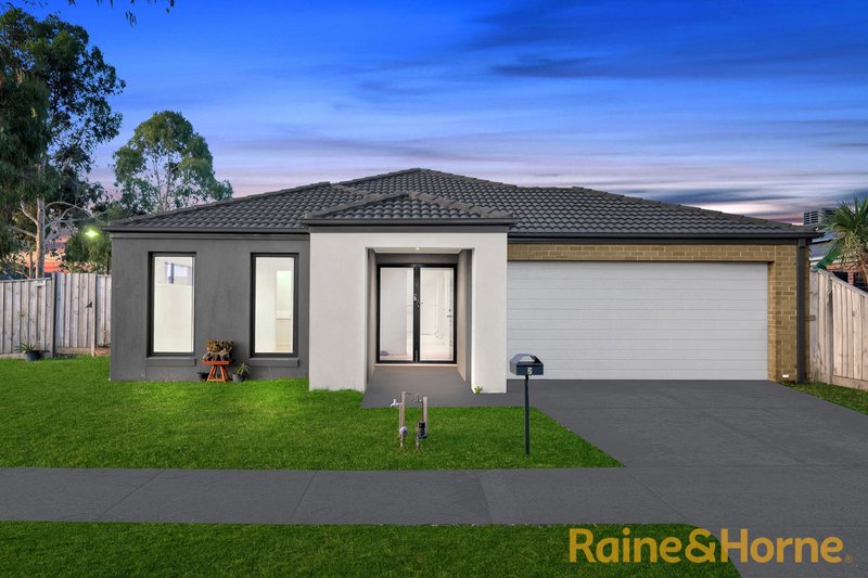 2 Armstrong Street, Cranbourne East VIC 3977