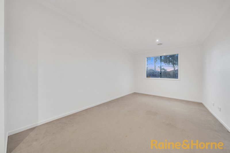 Photo - 2 Armstrong Street, Cranbourne East VIC 3977 - Image 14