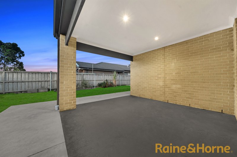 Photo - 2 Armstrong Street, Cranbourne East VIC 3977 - Image 15