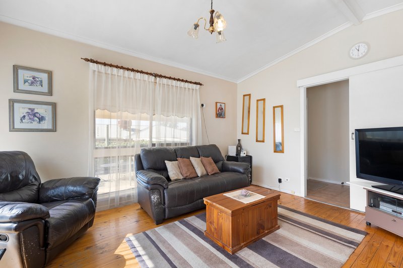 Photo - 2 Arnold Street, Junee NSW 2663 - Image 3