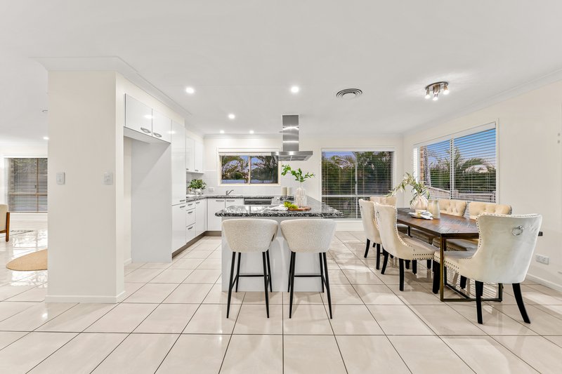 Photo - 2 Artemis Court, Rochedale South QLD 4123 - Image 4