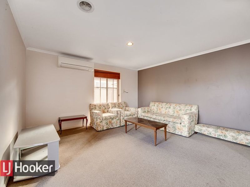 Photo - 2 Ashbrook Way, Cranbourne West VIC 3977 - Image 2