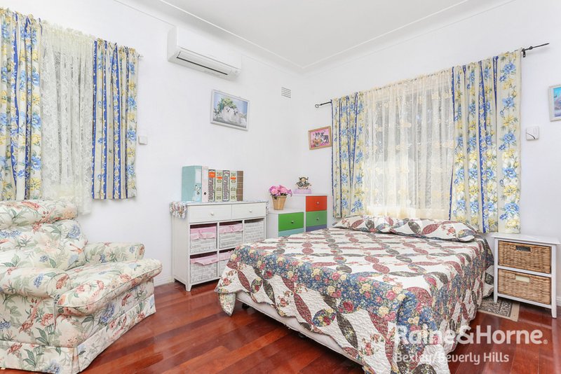 Photo - 2 Astron Crescent, Bexley North NSW 2207 - Image 3