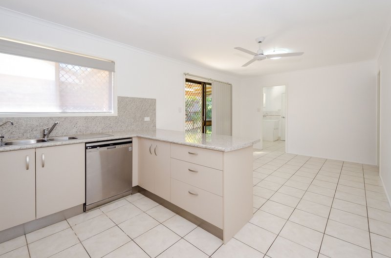 Photo - 2 Atholl Court, Kin Kora QLD 4680 - Image 5