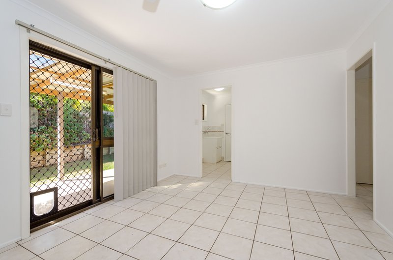 Photo - 2 Atholl Court, Kin Kora QLD 4680 - Image 8