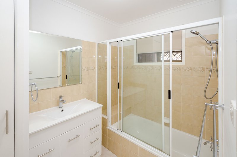 Photo - 2 Atholl Court, Kin Kora QLD 4680 - Image 16