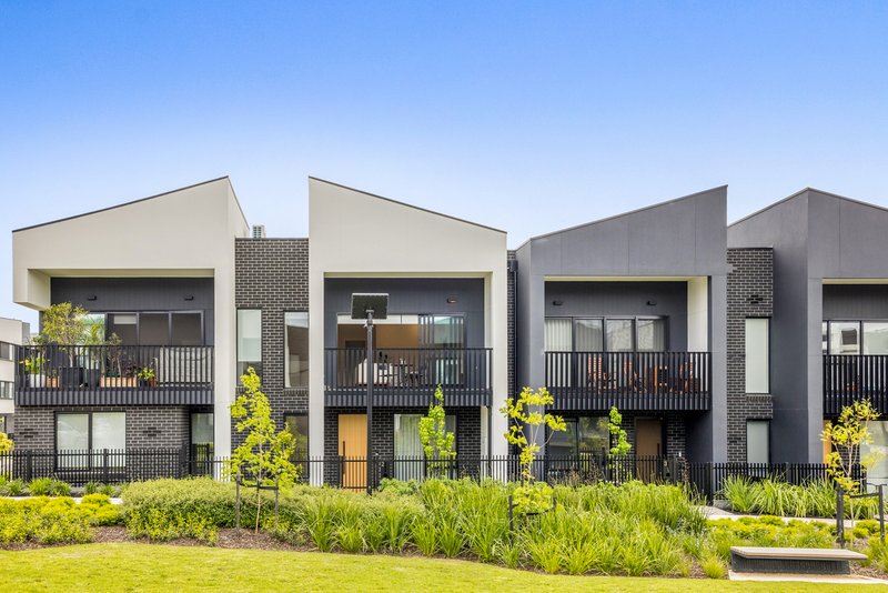 2 Auburn Walk, Burwood East VIC 3151