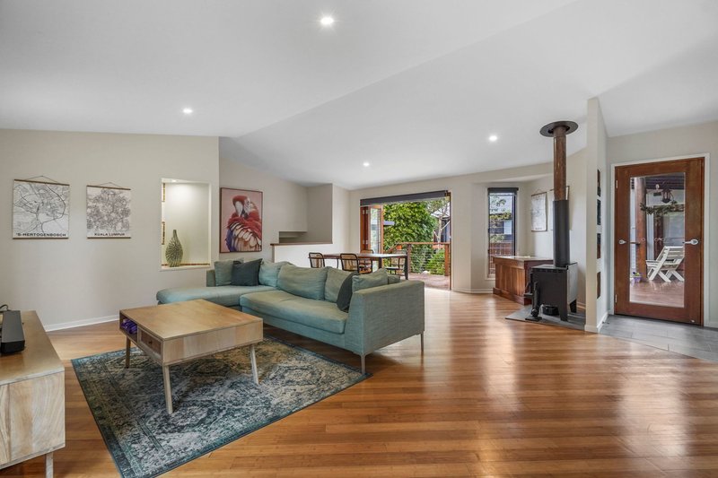 Photo - 2 Avens Court, Tamborine Mountain QLD 4272 - Image 3