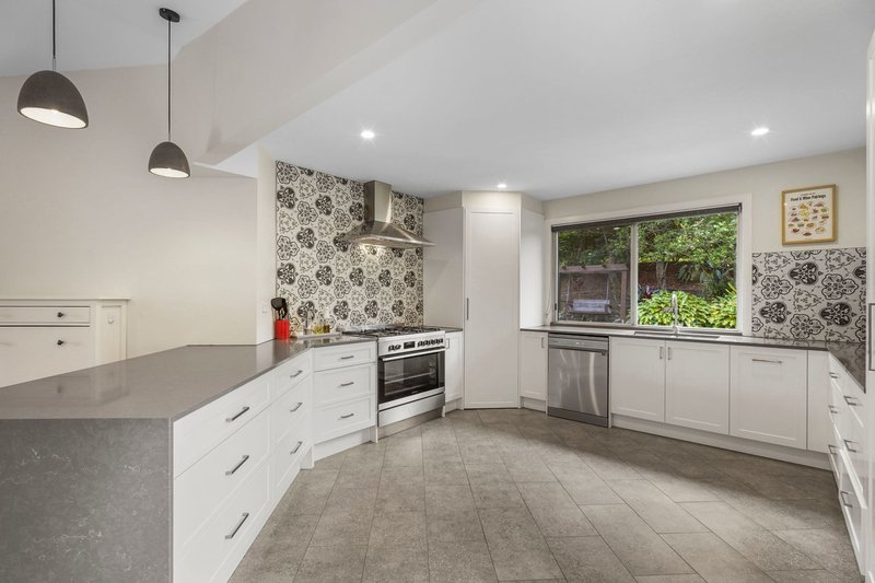 Photo - 2 Avens Court, Tamborine Mountain QLD 4272 - Image 5