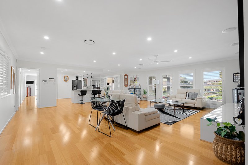 Photo - 2 Avonlea Street, Murrumba Downs QLD 4503 - Image 4