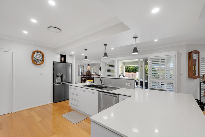 Photo - 2 Avonlea Street, Murrumba Downs QLD 4503 - Image 8