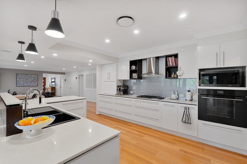 Photo - 2 Avonlea Street, Murrumba Downs QLD 4503 - Image 9