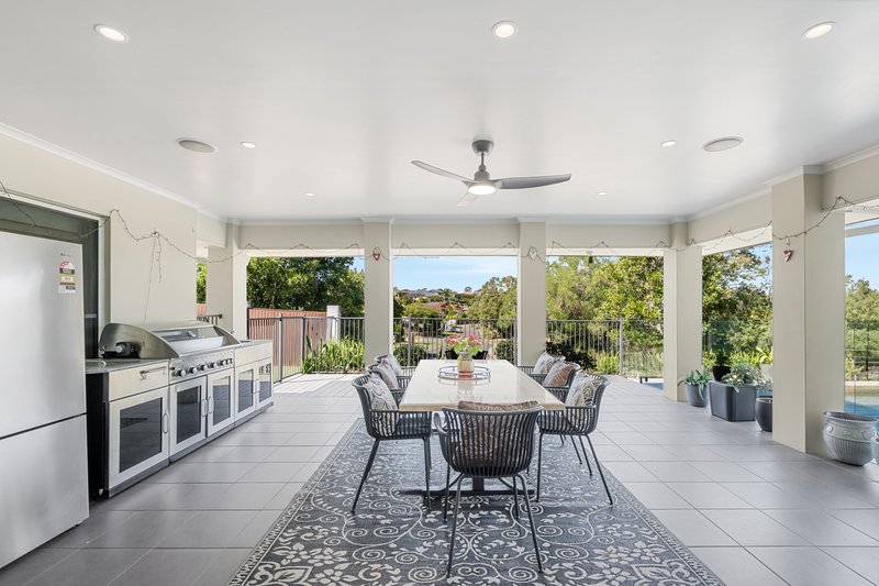 Photo - 2 Avonlea Street, Murrumba Downs QLD 4503 - Image 21