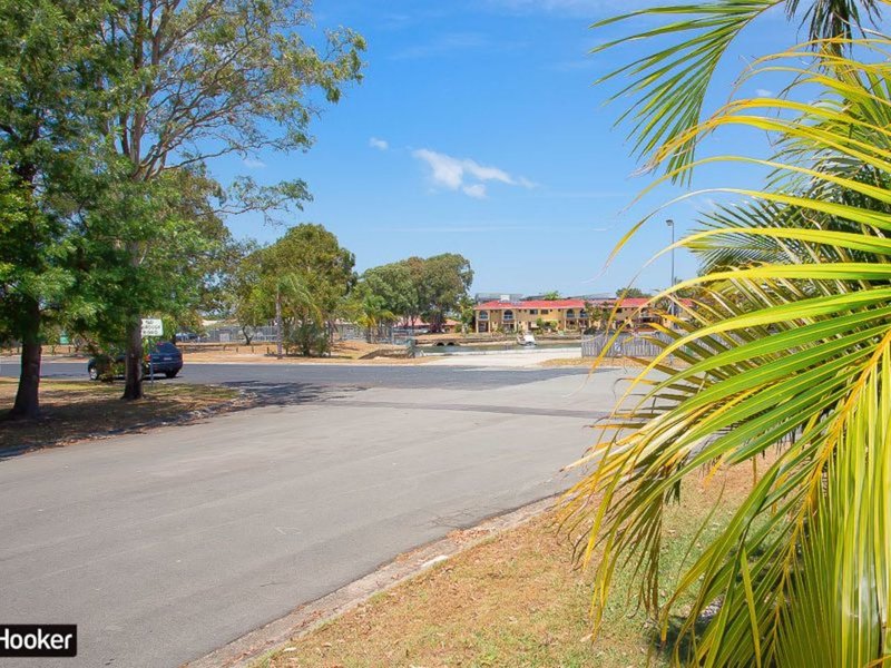Photo - 2 Azalea Drive, Bongaree QLD 4507 - Image 17