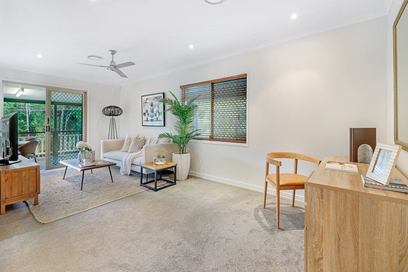 Photo - 2 Babirra Street, Hope Island QLD 4212 - Image 7