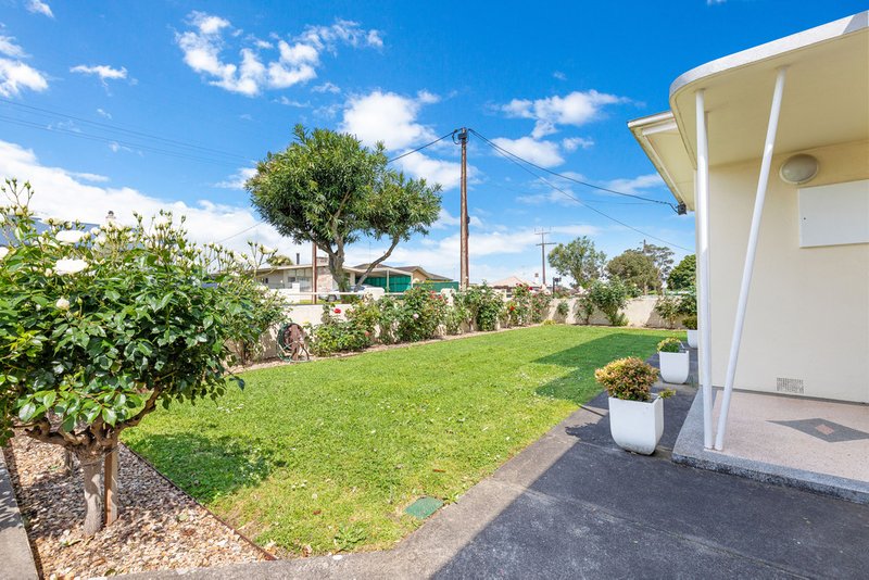 Photo - 2 Bailey Street, Mount Gambier SA 5290 - Image 2