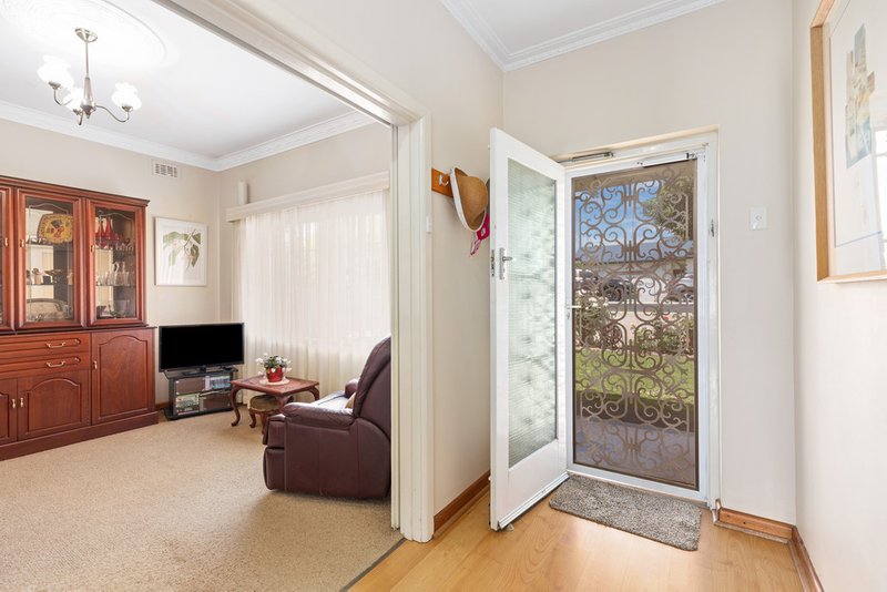 Photo - 2 Bailey Street, Mount Gambier SA 5290 - Image 3