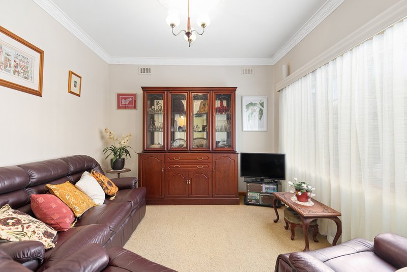 Photo - 2 Bailey Street, Mount Gambier SA 5290 - Image 4