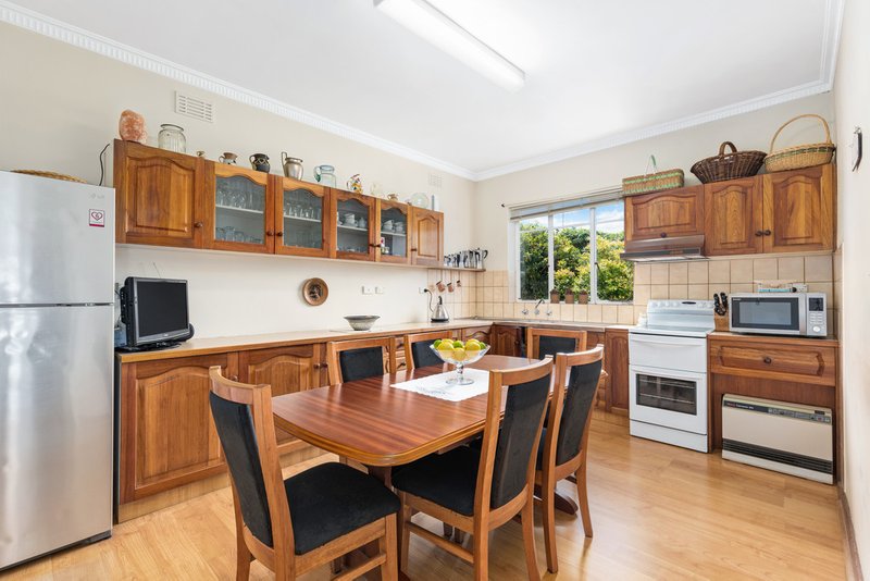 Photo - 2 Bailey Street, Mount Gambier SA 5290 - Image 5