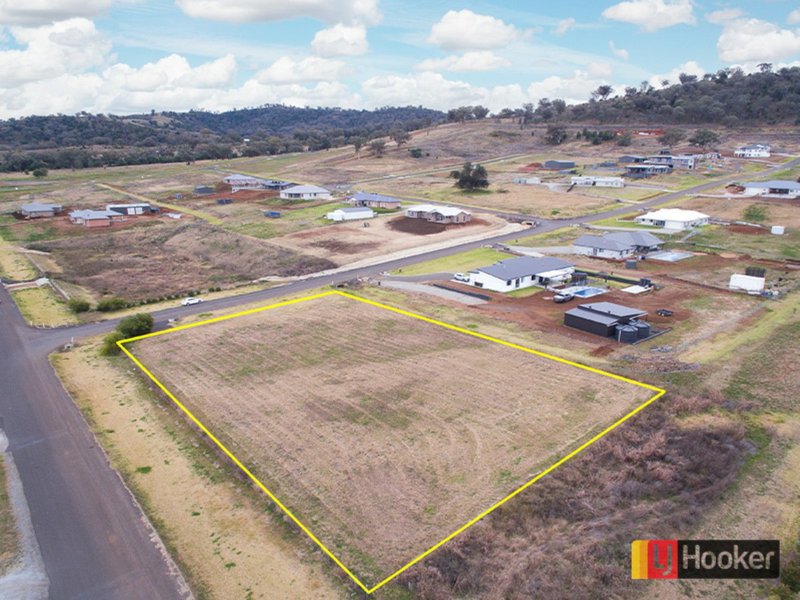 Photo - 2 Baileyana Close, Moore Creek NSW 2340 - Image 4