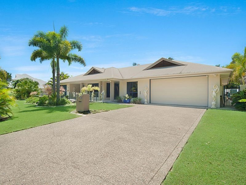 2 Baker Finch Place, Twin Waters QLD 4564