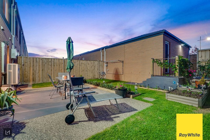 Photo - 2 Banimboola Walk, Tarneit VIC 3029 - Image 19