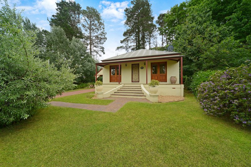 Photo - 2 Banksia Street, Bowral NSW 2576 - Image 1