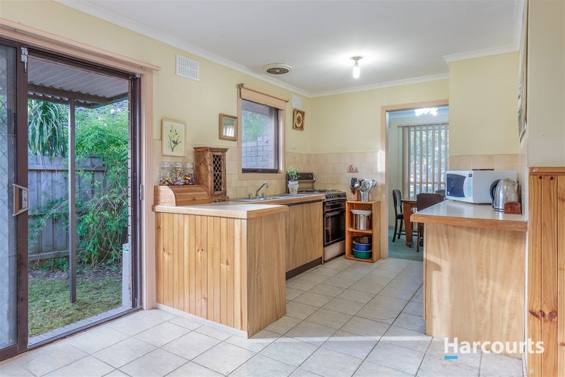 Photo - 2 Barbican Court, Rowville VIC 3178 - Image 5