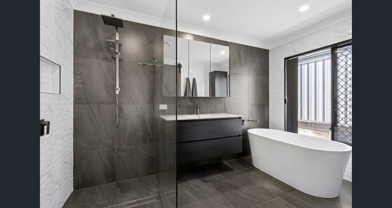 Photo - 2 Barculdie Crescent, Deception Bay QLD 4508 - Image 13