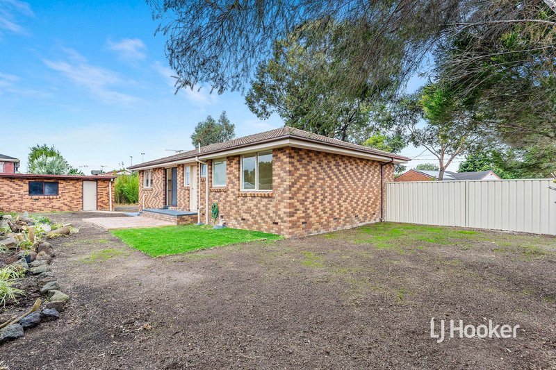 Photo - 2 Barina Close, Keilor Downs VIC 3038 - Image 16