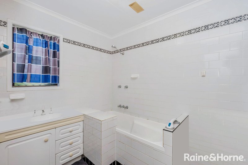 Photo - 2 Barrallier Place, Cranbrook QLD 4814 - Image 6