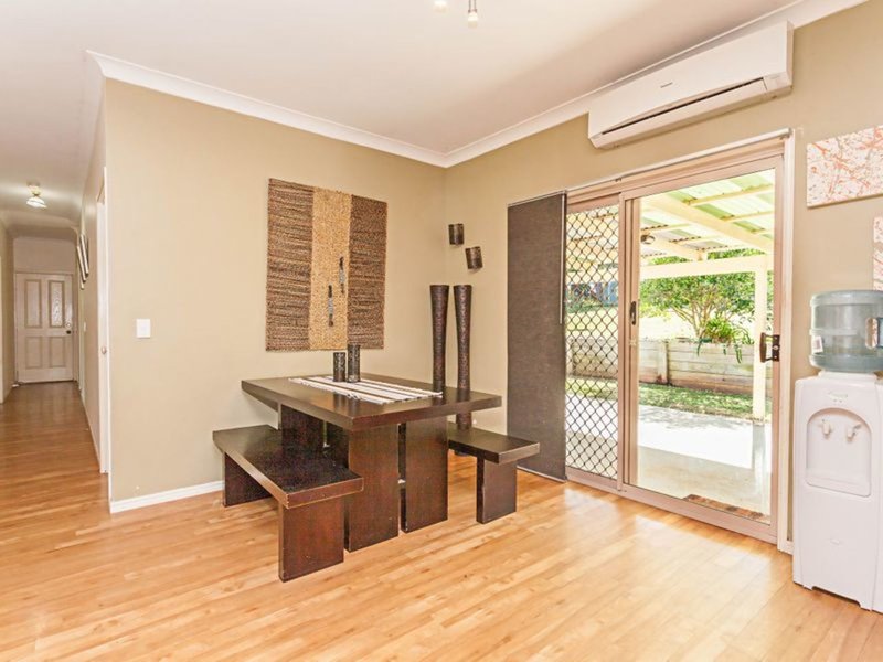 Photo - 2 Barrine Court, Park Ridge South QLD 4125 - Image 5